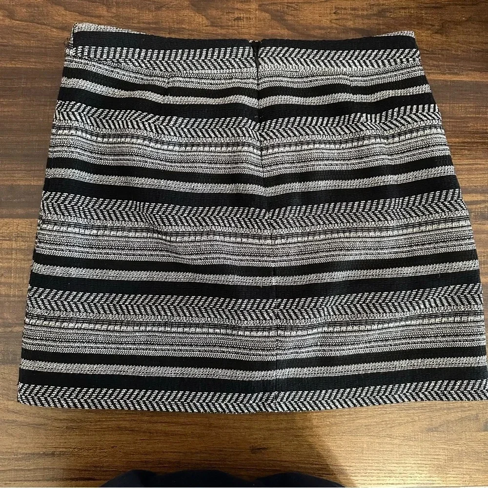 J Crew Faux Wrap Mini / Midi Skirt Size 2 black and white